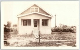 Small Starter Home House Family Building Snapshot Photo Picture - £8.91 GBP