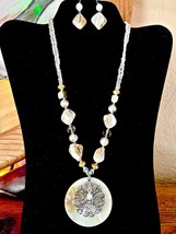 Tropical Cream Irridescent Abalone Silvertone Pendant and Earring Set - £14.38 GBP