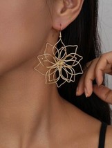 Gold earrings - drop dangle hoop  - Flower Earrings - £6.91 GBP