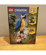 LEGO Creator 3 in 1 Exotic Parrot Animals Building Toy 31136 - $367.33 MXN