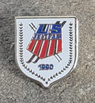 US Ski Team 1990 Souvenir Travel Skiing Vintage Lapel Hat Pin - £7.98 GBP