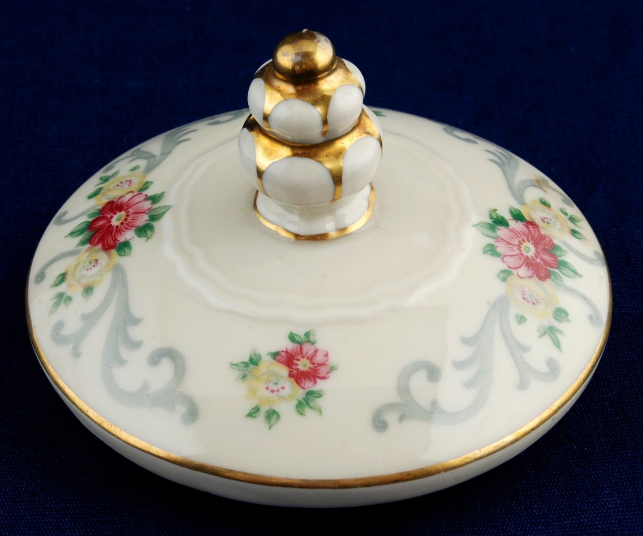 Lid Flowers w Gray Scrolling 3-Inch Diameter Gold Trim China  Item image 2