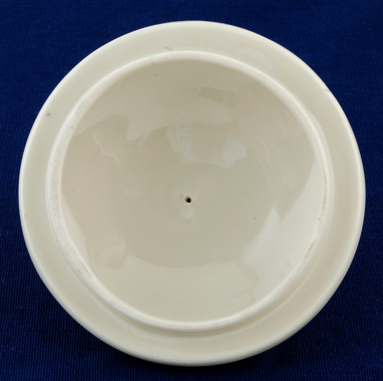 Lid Flowers w Gray Scrolling 3-Inch Diameter Gold Trim China  Item image 3