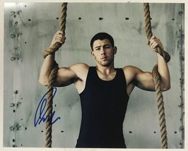 Nick Jonas Autographed Signed Glossy 8x10 Photo - £63.19 GBP