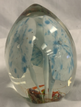 Vtg Art Glass Egg Shaped Paperweight Encased Blue White Lily Pad Flowers - £6.55 GBP