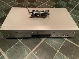 Samsung DVD/VHS Dual Deck V5500 NO REMOTE -EATS TAPES -FOR PARTS OR REPAIR - $12.99