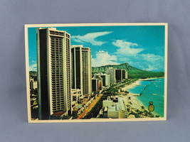 Vintage Postcard - Hyatt Regency Waikiki Beach - Pineapple Prints - £11.75 GBP