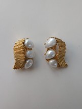 Vintage BSK Brushed Gold Tone Faux Teardrop Three Clips On Earrings MCM - $21.84