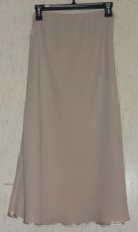 EXCELLENT WOMENS FARR WEST BEIGE HALF SLIP   SIZE M  MADE IN USA - £21.87 GBP