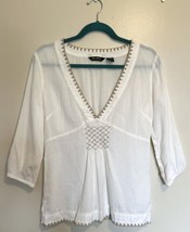 Eddie Bauer Top Size Small White Tan Embroidered V Neck Cotton 3/4 Sleeve Womens - $19.80