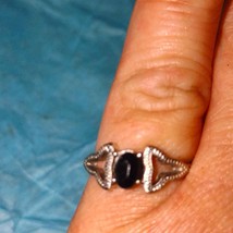 Gorgeous vintage size 6 silver ring with natural stone - $22.77