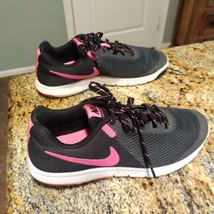 Nike Women&#39;s Flex Experience Sneaker Black Pink Running Shoes Sz 9.5W 86... - $44.55