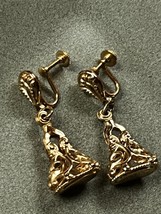 Vintage Lot Ornate Teardrop w Hollow Cut-Out Goldtone Dangle Screwback Earrings - £10.46 GBP