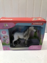 SCHLEICH Horse Club Beauty Horse Quarter Horse Mare Toy Figure, White (42583)  - £19.95 GBP