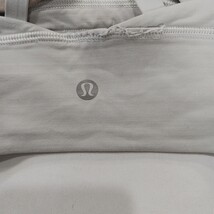 Lululemon Women's Gray Bra Size 2 image 3