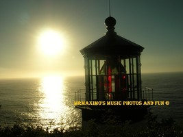 Digital Image Photograph Cape Meares Lighthouse and Sun - £0.69 GBP