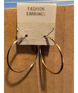Thin Gold Hoop Earrings *New/Unused* DTC - $187.27 MXN