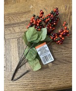 Flora Garden Fake Berries - $164.54 MXN