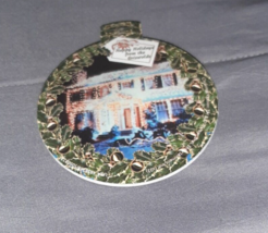 CHRISTMAS VACATION Clark Griswold House &#39;Happy Holidays from the Griswolds&#39; - $187.38 MXN