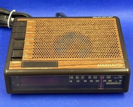 Magnavox Clock Radio Dual Alarm AM FM Model D-3620 Wood Grain Vintage - £23.69 GBP