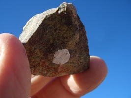 URANINITE (PITCHBLENDE)   ROCK   0.7 OZ;  32,300 CPM    $18.00 plus  $9.... - $18.00
