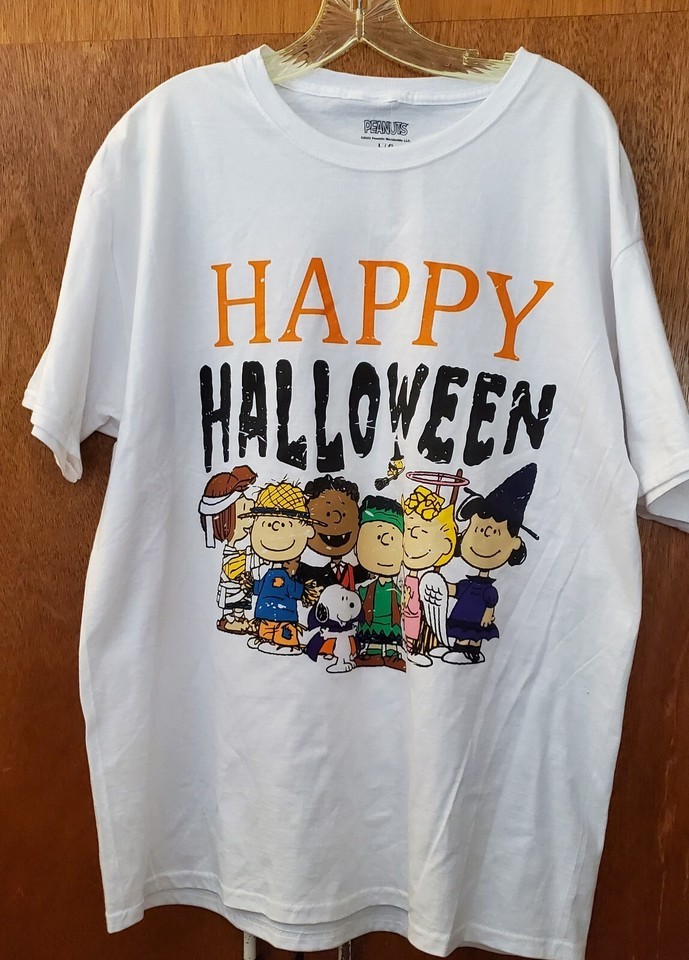 NWT Peanuts Snoopy Charlie Brown HAPPY HALLOWEEN t-shirt Men&#39;s Large - $18.99
