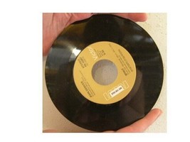 John Denver 45 Record C&#39; Makes Me Giggle Spirit-
show original title

Origina... - £17.64 GBP