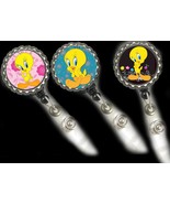 Tweety Bird cartoon lot of 3 work Retractable Reel ID Badge Holder nurse... - $231.50 MXN
