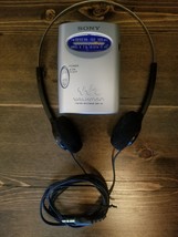 Sony Walkman AM FM Radio SRF-59 Headphones Silver Battery Operated Portable - £23.94 GBP
