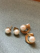 Estate Lot of 2 Goldtone Prongset Faux White Pearl &amp; w Swirl Post Earrin... - £10.34 GBP