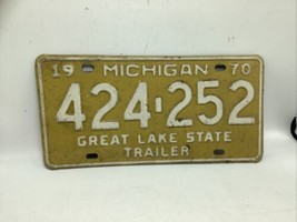 Vintage License Plate Michigan 1970 Trailer 424 252 Great Lake State - £6.79 GBP