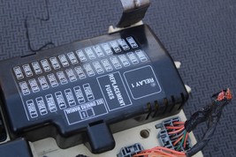 2000-2002 JAGUAR S-TYPE UNDER DASH INTERIOR FUSE RELAY BOX M277 image 4