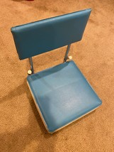 Vtg FOLDING STADIUM SEAT Blue White Vinyl Cushion Pad Boat Chair KR Indu... - $17.59