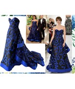 $15,490 OSCAR DE LA RENTA ICONIC BLUE SILK FLOWER APPLIQUE RUNWAY GOWN U... - £3,836.90 GBP