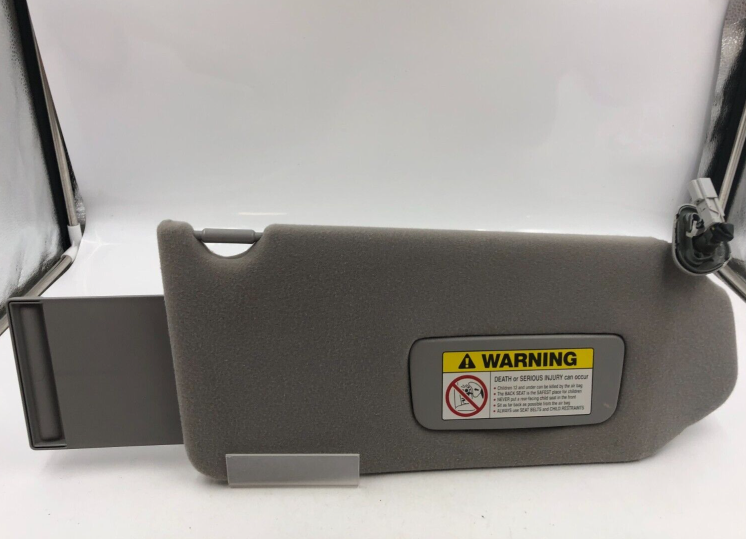 2003-2004 Honda Pilot Passenger Sun Visor Sunvisor Illuminated Gray G04B36066 - $35.99