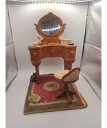 Doll Display Boudoir Victorian Vanity &amp; Chair Rug and Accessories Resin - €19,68 EUR