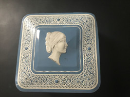 Vintage Blue &amp; White Hinged Tin Box Container Made In Holland, Woman sil... - $7.69