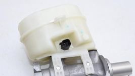 Brake Master Cylinder Shelby GT500 Fits 15-20 MUSTANG 62569 image 11