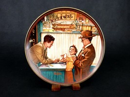 Vintage Collector Plate, &quot;A Time To Keep&quot; Rockwell&#39;s The Ones We Love, #PLT56B - £5.38 GBP