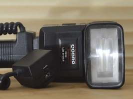 Cobra 650 lcd system Flash gun Canon dedicated.  This is a fantastic flash and s - $45.00