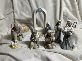 Hallmark Porcelain Miniature Nativity Scene in Excellent Condition-Pastels-12 pc - £69.84 GBP