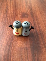 2019 Just Play Blues Clues Collectible Grey and Yellow Mini Salt &amp; Pepper Figure - £6.08 GBP