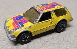 Vintage 1977 Hot Wheels Yellow PACKIN&#39; PACER Flying Colors Blackwalls Ho... - $12.67