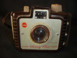 Brownie Kodak Holiday Flash Box Camera Made In Rochester, NY, USA By Eas... - £19.65 GBP