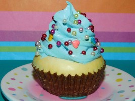 REALISTIC Faux Cupcake Dessert Kurt Adler Blue Icing Vanilla PlayFood Stage Prop - £7.73 GBP