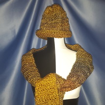 Hat and Scarf Set in Golden Browns by Mumsie of Stratford - £19.92 GBP
