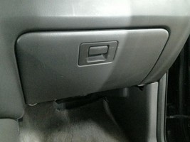 EXPLORER  2004 Glove Box 104858171 - $1,176.94 MXN