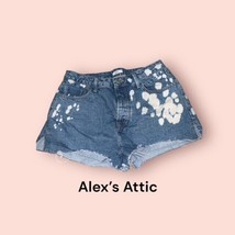 FOREVER 21 WOMENS PREMIUM SHORTS SIZE 31 PRE OWNED - $27.10 CAD