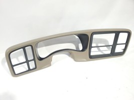 2005 Chevrolet Silverado 2500 OEM Radio Cluster Bezel Tan 15178706 - £96.75 GBP