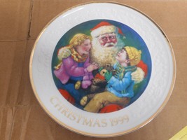 1999 Avon Christmas Plate 22k Gold Trim Robert Sauber "Santa's Tender Moment" - $13.99